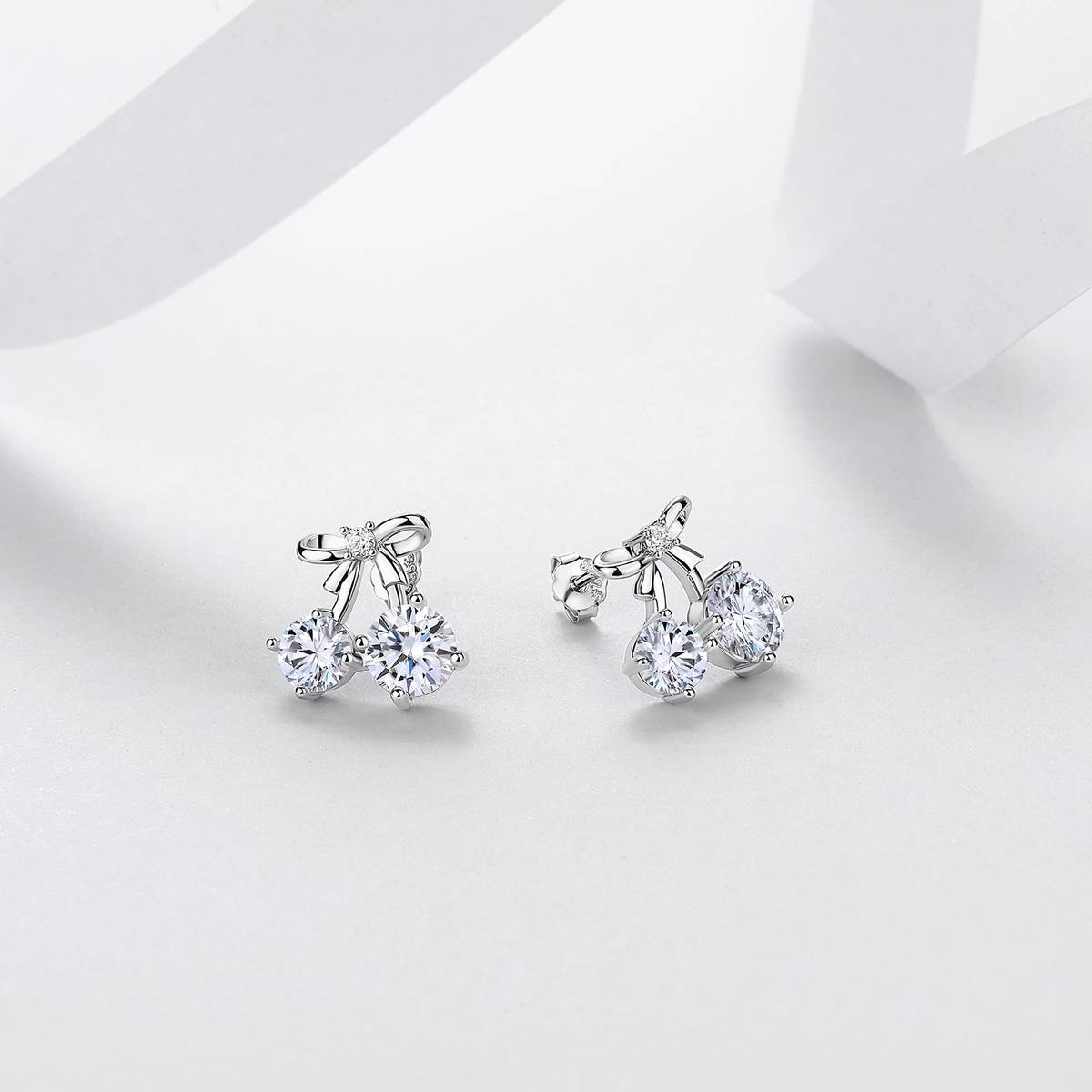E12533-BMC款银镀18K白金圆形莫桑钻可爱樱桃耳钉2.6ct