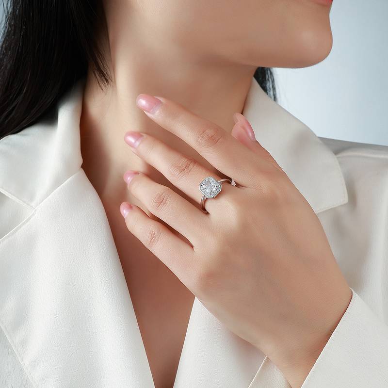 R52536-BMC款银镀18K白金雷迪恩形莫桑钻轻奢女戒1.3ct