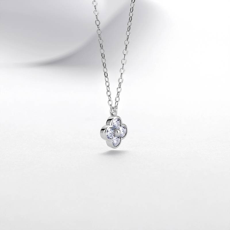R52567-BMC款银镀18K白金圆形莫桑钻四叶草项链0.4ct