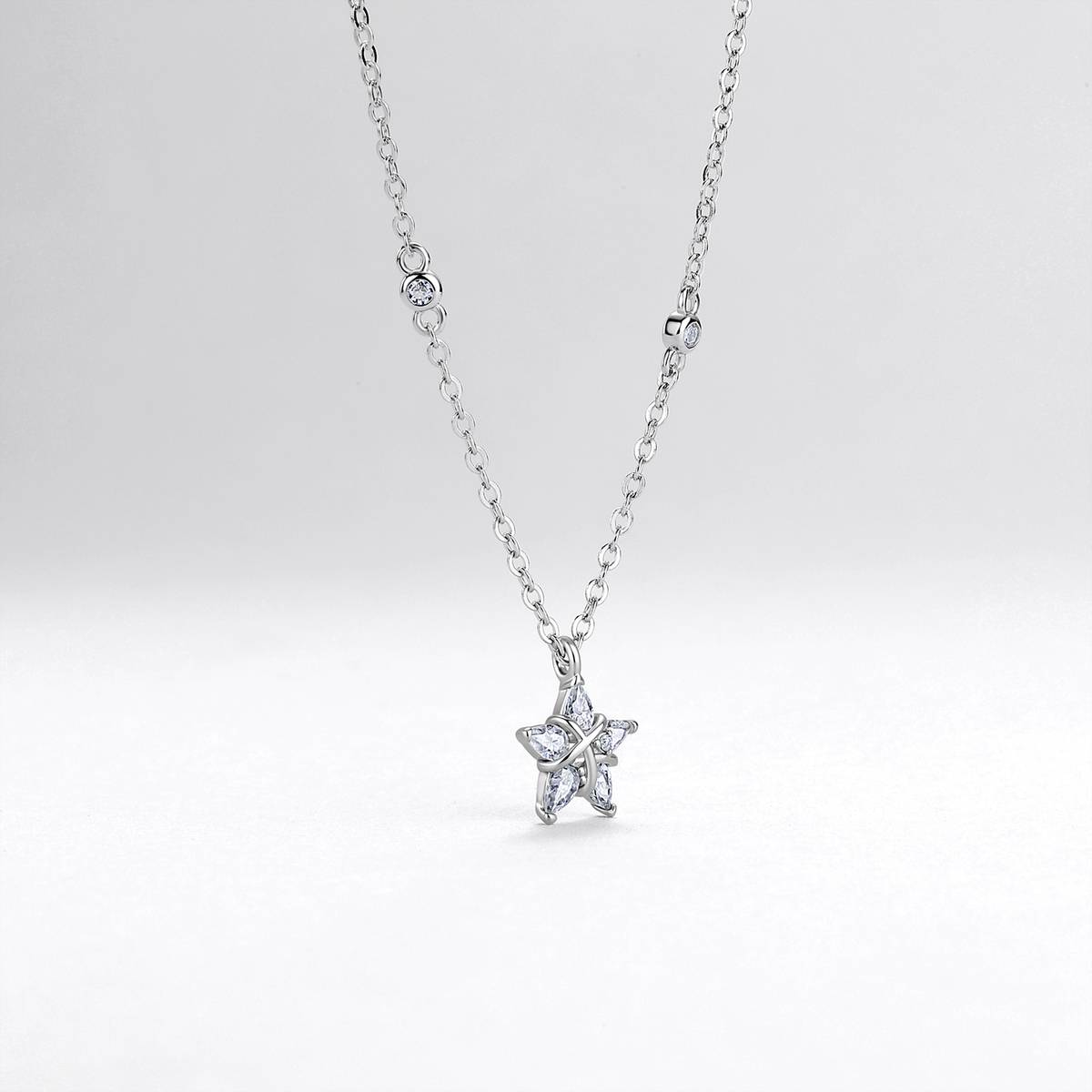 N52615-BMC款银镀18K白金梨形莫桑钻五角星项链0.75ct