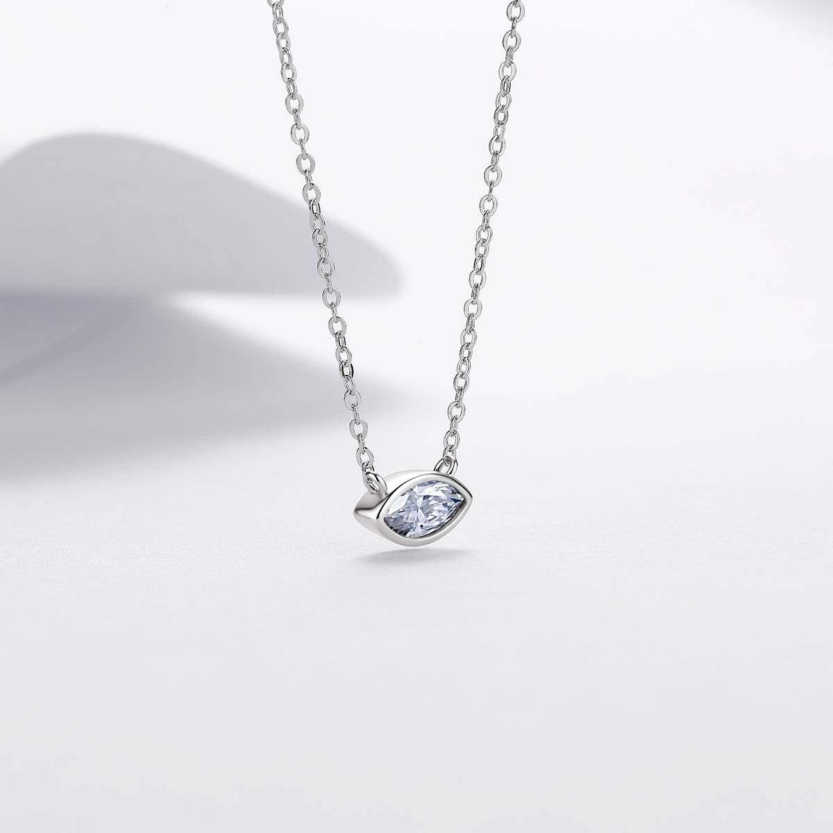 N52602-BMC款银镀18K白金马眼形莫桑钻简约锁骨链0.5ct