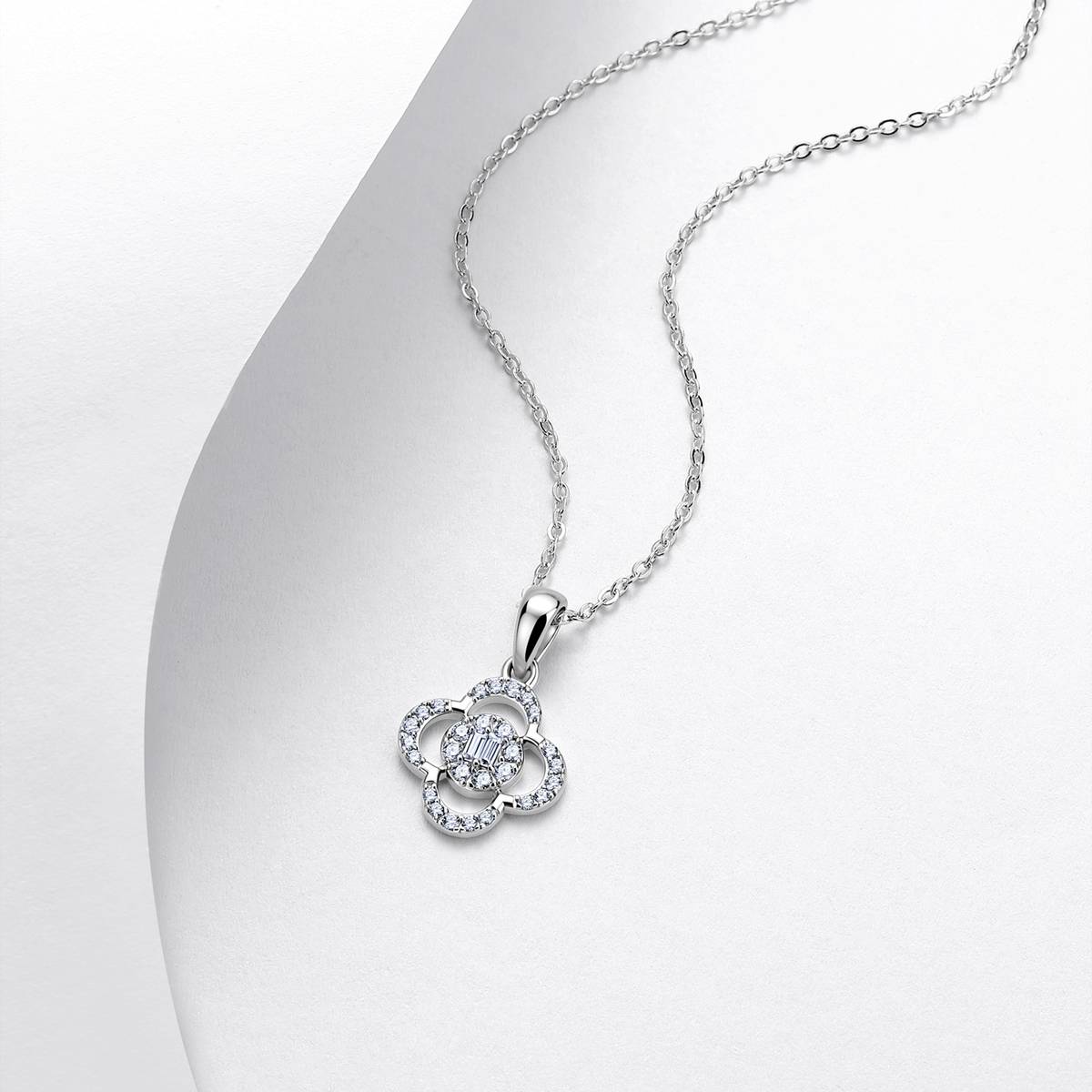 N52573-BMC款银镀18K白金莫桑钻四叶草项链0.23ct