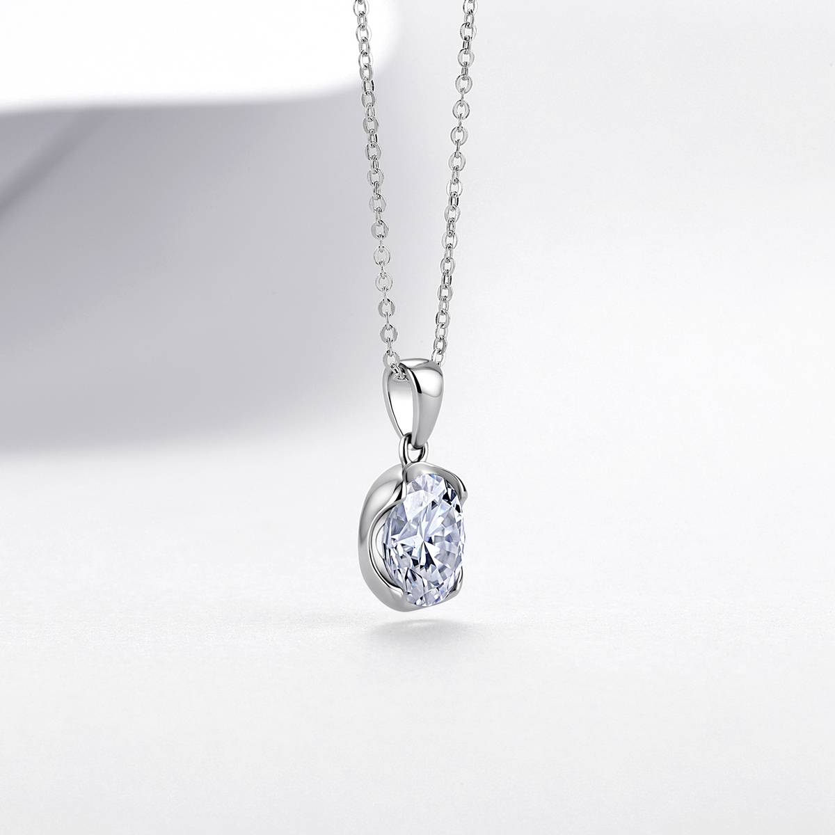 N52539-BMC款银镀18K白金蛋形莫桑钻项链2.0ct