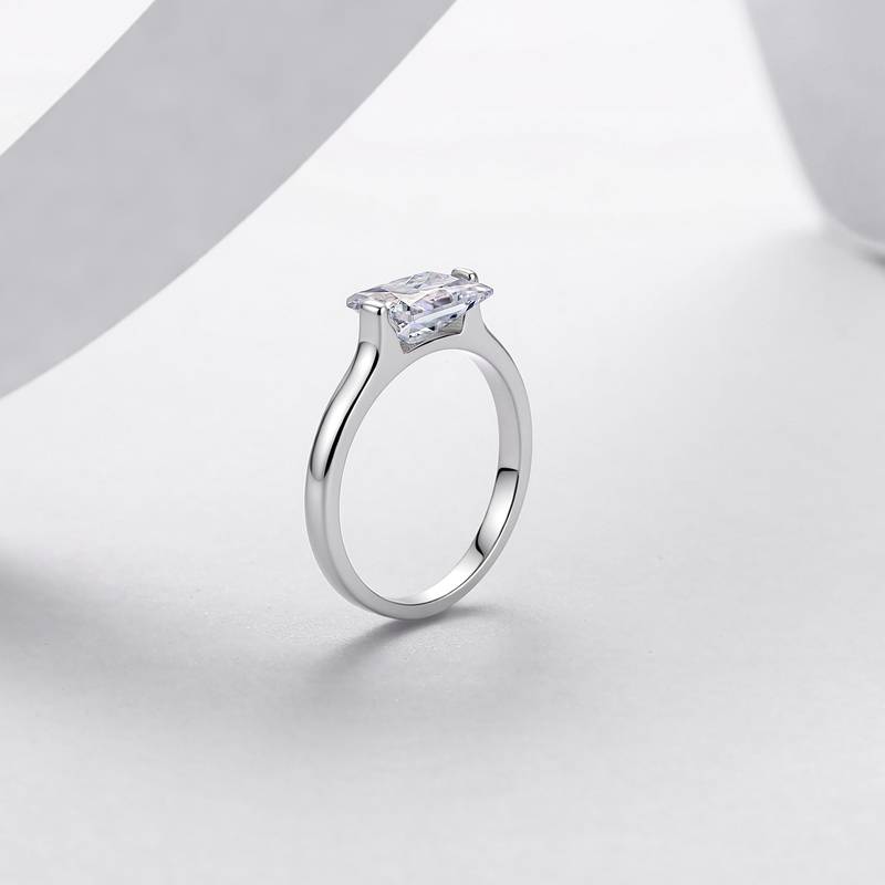 R52607-BMC款银镀18K白金雷迪恩形切割莫桑钻个性女戒主石8*6mm/2.0ct