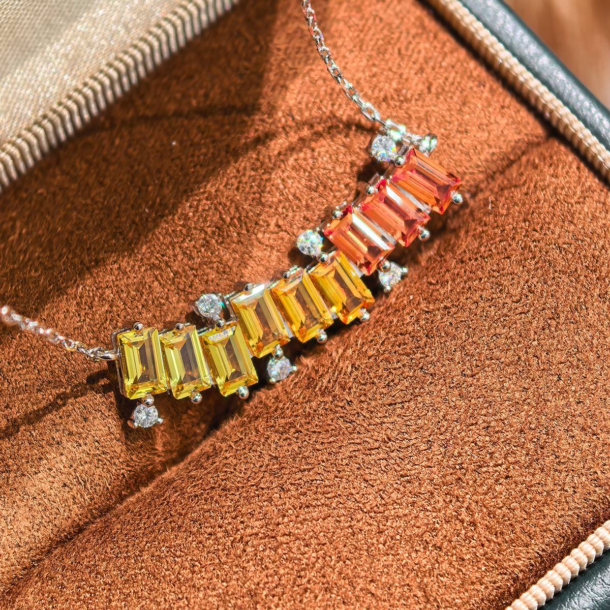 LCB0024-遇见彩虹款银镀18K白金长方形培育彩宝MoissaniteNecklace3.15ct