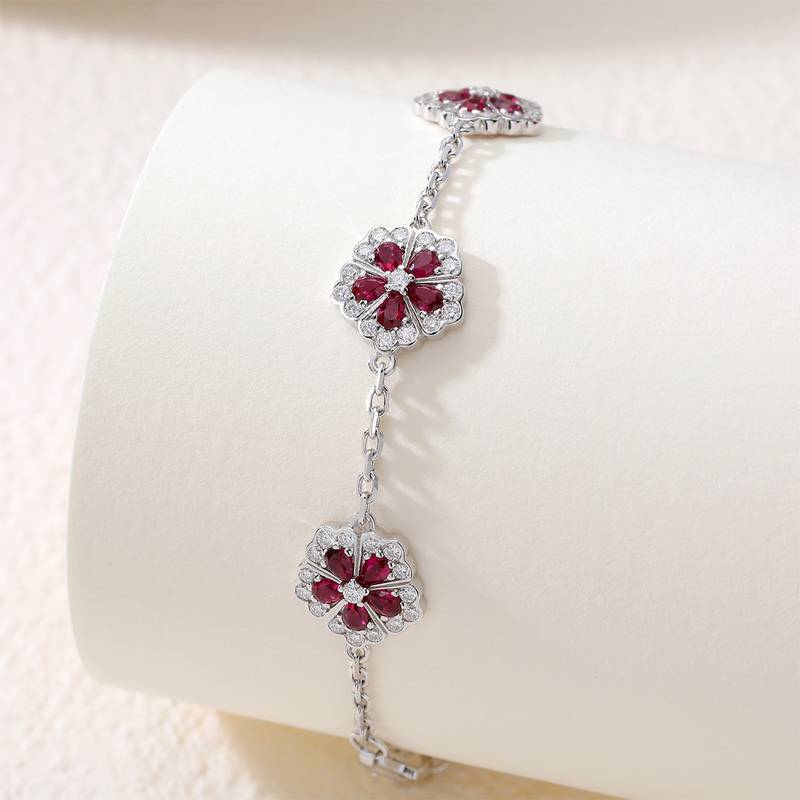 UCB0126-围镶水滴五瓣花款镀18K白金培育彩宝MoissaniteBracelet3.0ct