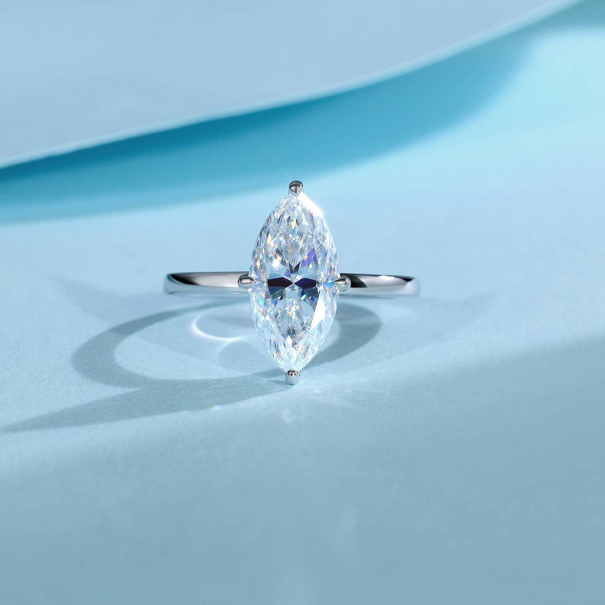 SR0634305款S925银镀18K金马眼形莫桑钻轻奢女戒主石7*14mm/3.0ct
