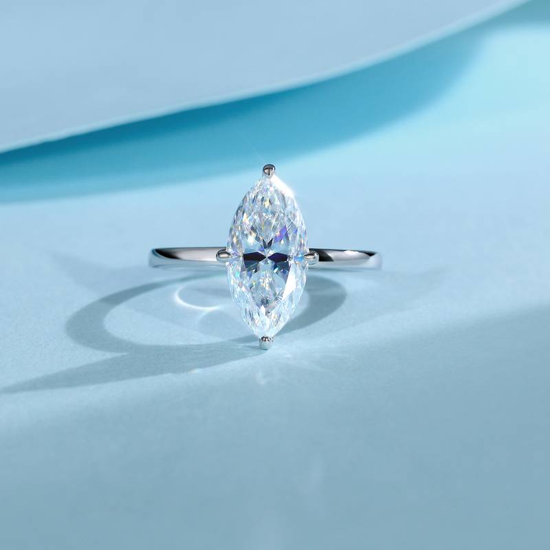 SR0634305款S925银镀18K金马眼形莫桑钻轻奢女戒主石7*14mm/3.0ct