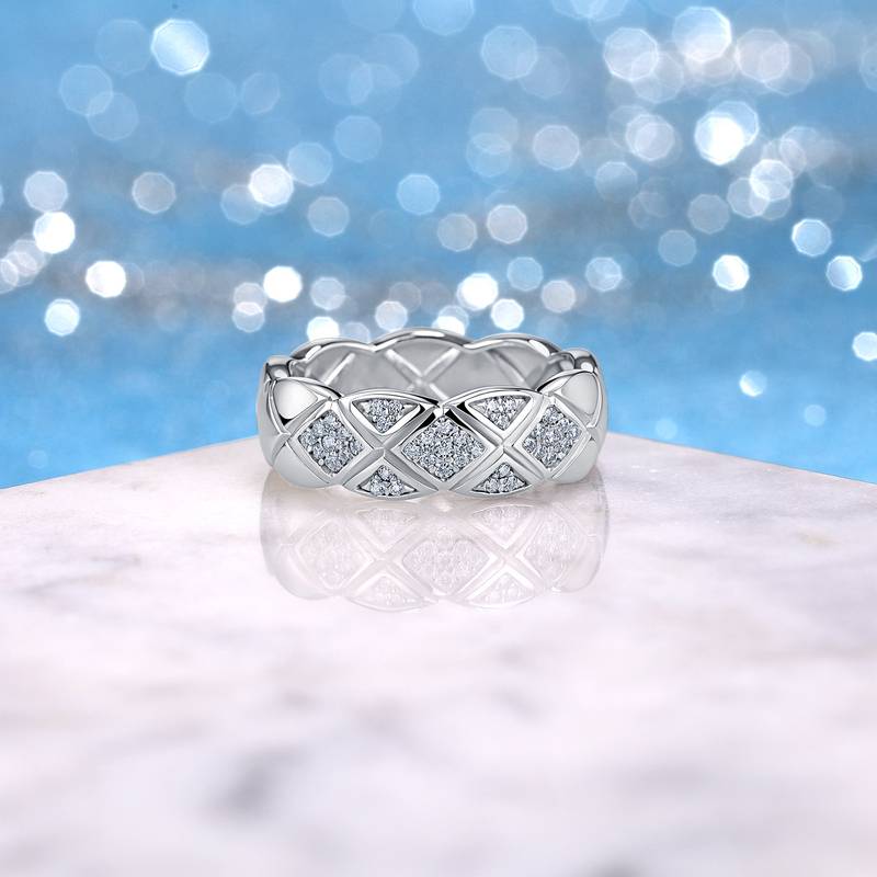 SR0737801款S925银镀18K金莫桑钻菱形格女戒0.22ct