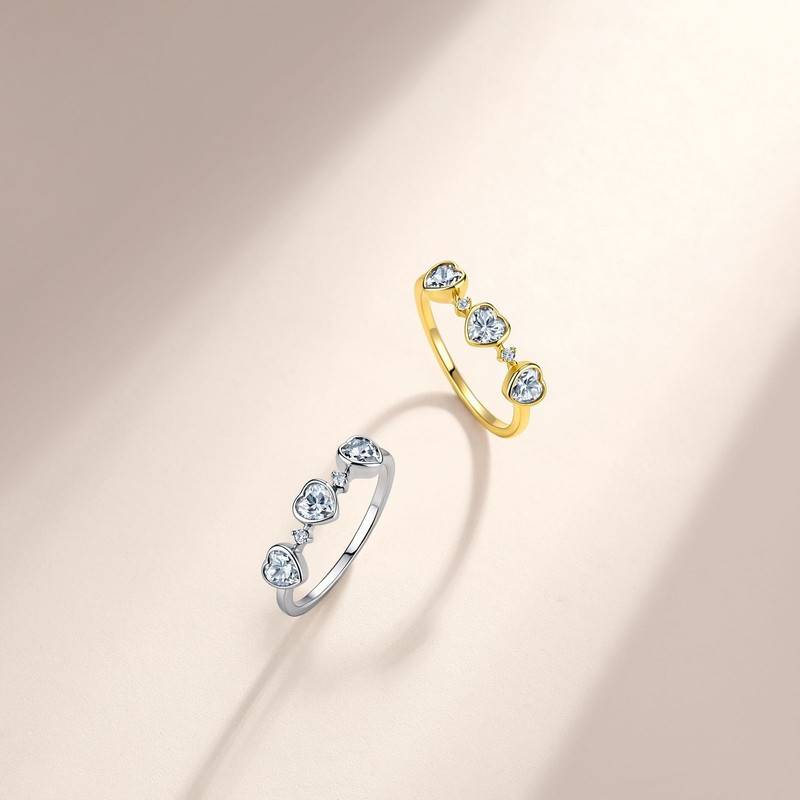 SR0738301款S925银镀18K金心形莫桑钻可爱心连心女戒0.9ct