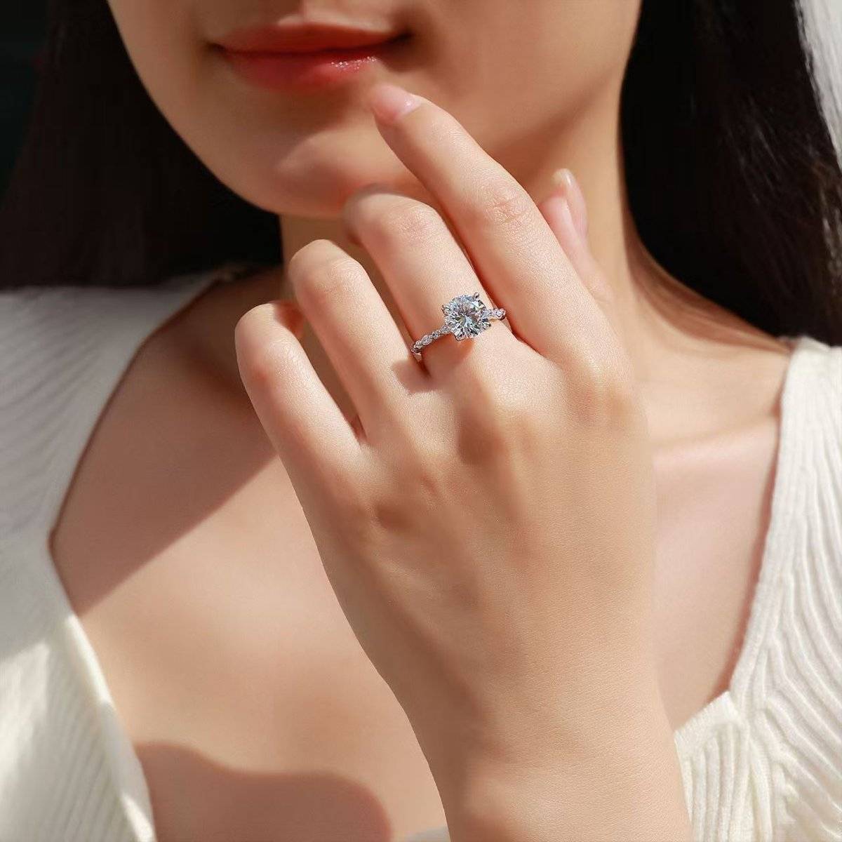 SR0649903款S925银镀18K金圆形莫桑钻奢华女戒主石9.0mm/3.0ct