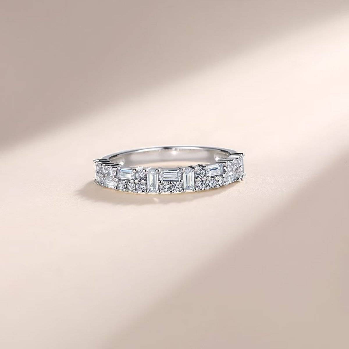 A43-BR0202603款S925银镀18K金长方形莫桑钻轻奢排戒1.0ct