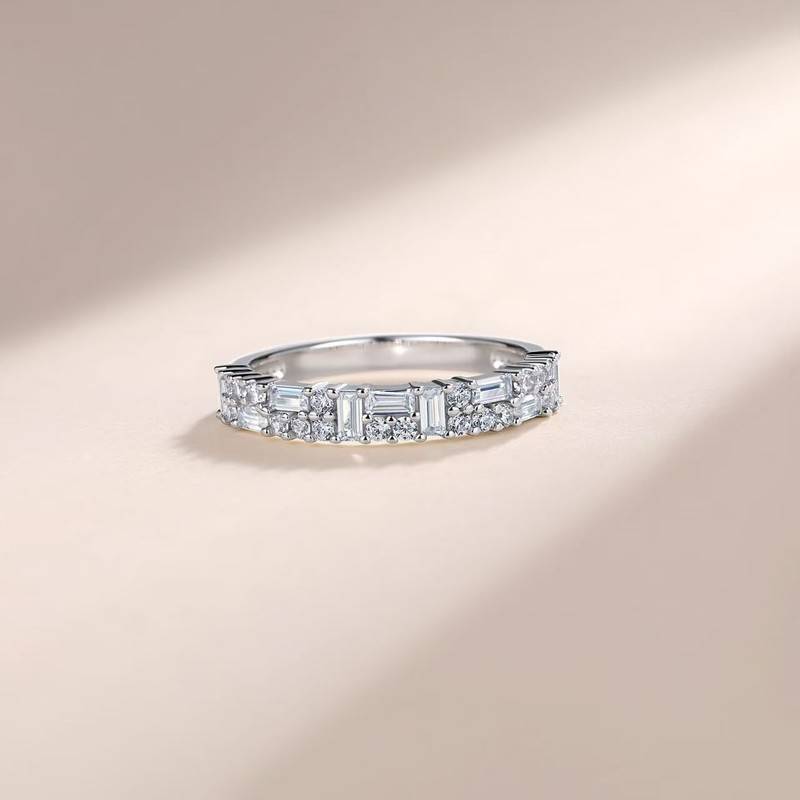 A43-BR0202603款S925银镀18K金长方形莫桑钻轻奢排戒1.0ct