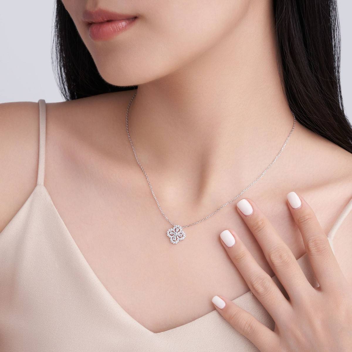 SN0222002款S925银镀18K金满镶莫桑钻四叶草项链0.48ct