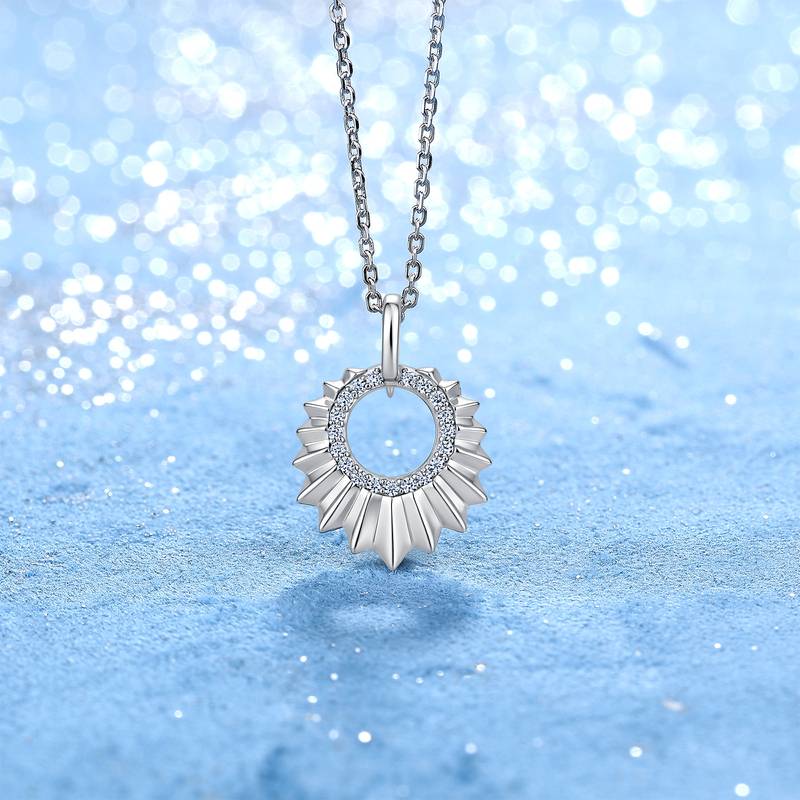 SN0239702款S925银镀18K金莫桑钻太阳花项链0.15ct