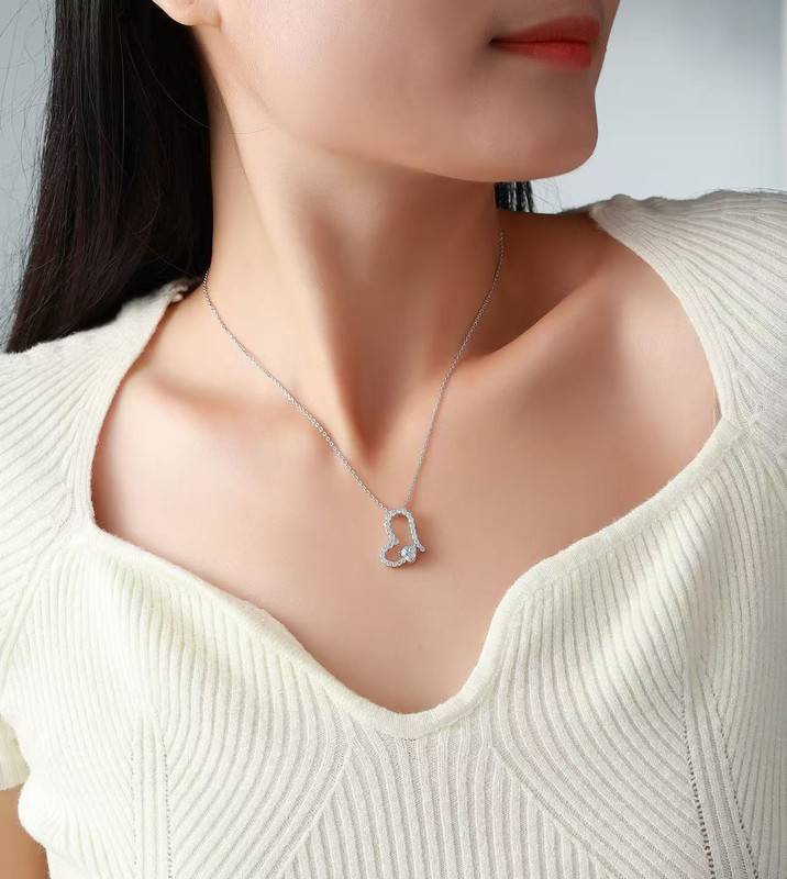 SN0242303款S925银镀18K金心形莫桑钻轻奢项链1.1ct