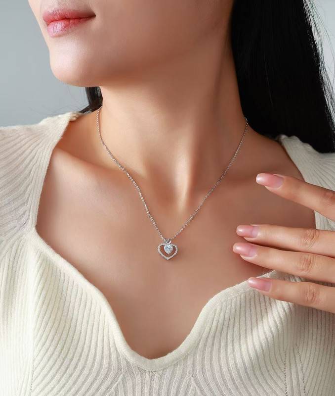 SP0546902款S925银镀18K金心形莫桑钻双心项链1.0ct