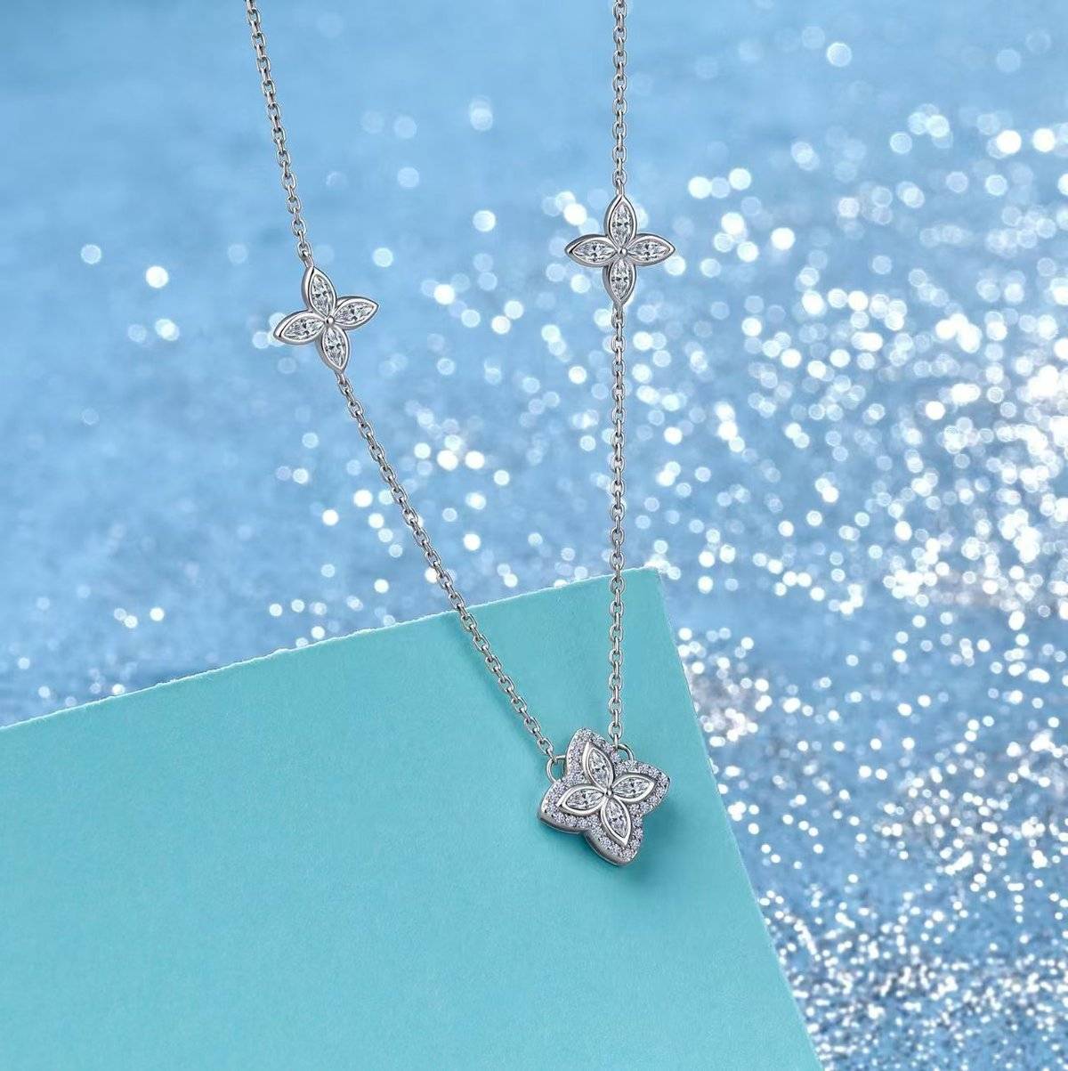 SN0265901款S925银镀18K金莫桑钻经典四叶花项链1.36ct
