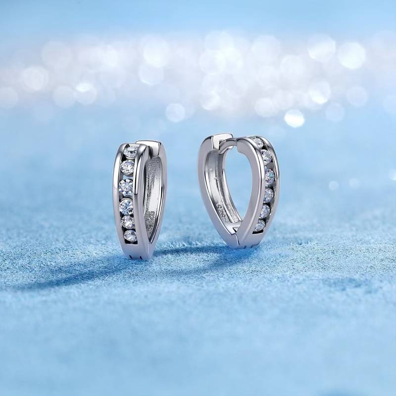 SE0126203款S925银镀18K金莫桑钻心形耳环0.4ct