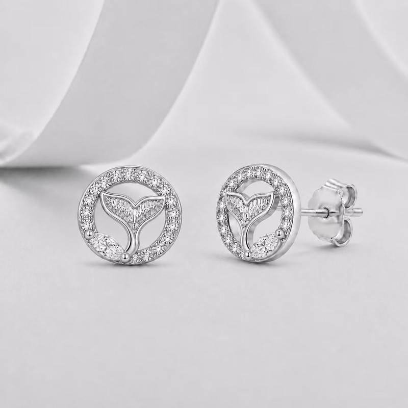 E12529款银镀18K白金马眼形莫桑钻鲸鱼尾耳钉0.35ct