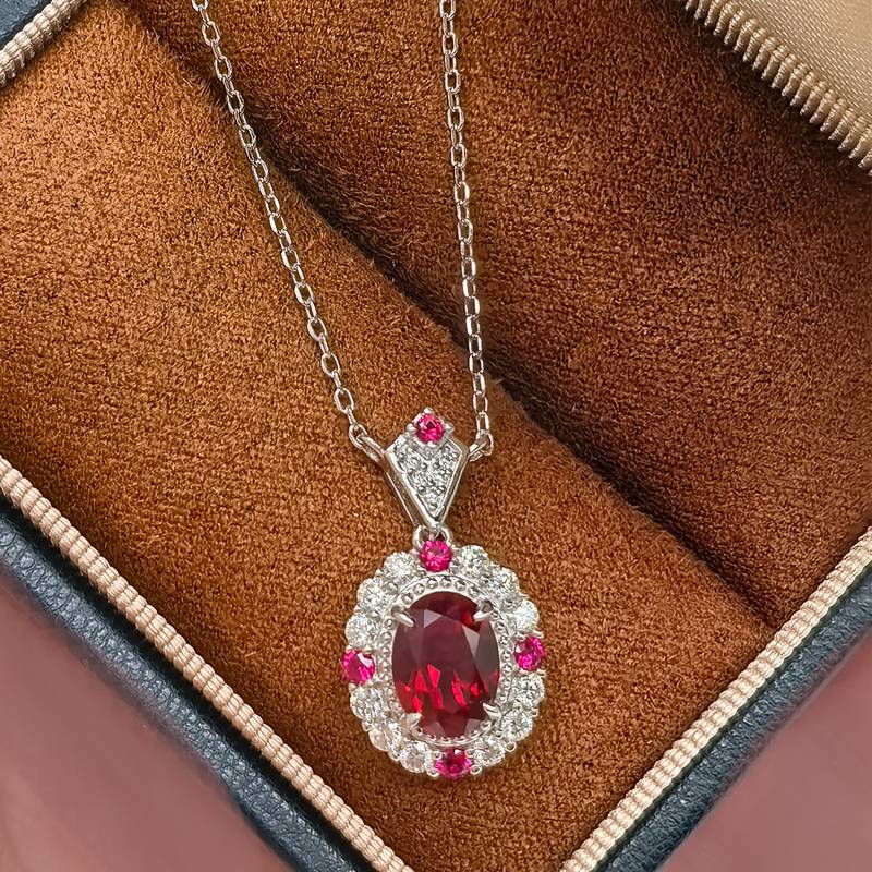 LCB7003银镀18K白金蛋形培育红宝宫廷风莫桑钻项链主石8*6mm/1.5ct