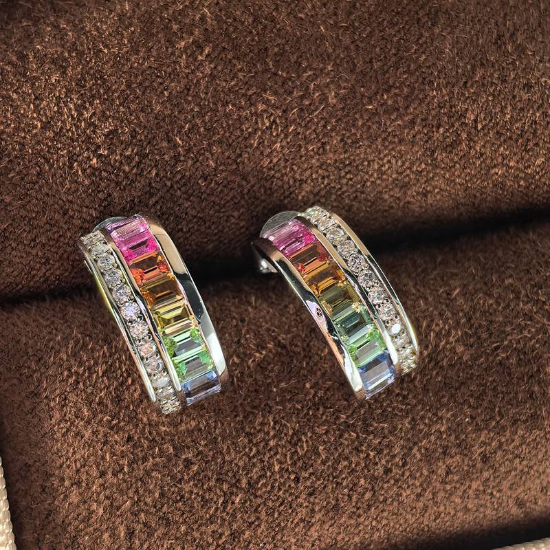 ECB0034银镀18K白金培育彩宝彩虹色弧形莫桑钻耳环/彩宝2.0ct