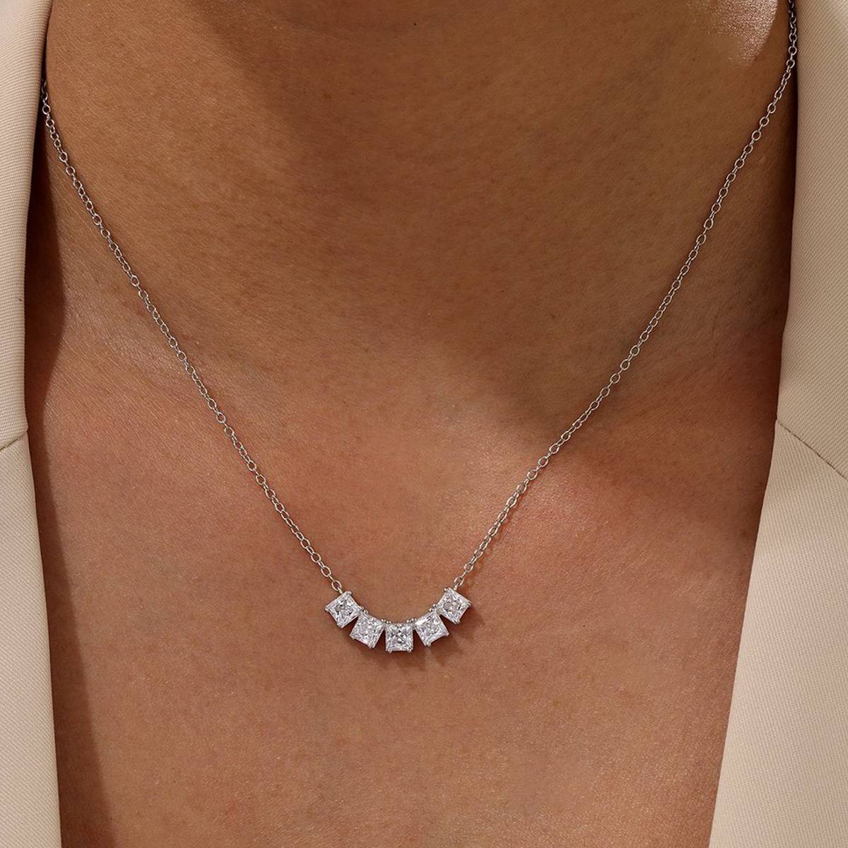 MP0141款S925银镀18K白金五颗公主方钻莫桑钻微笑项链2.0ct