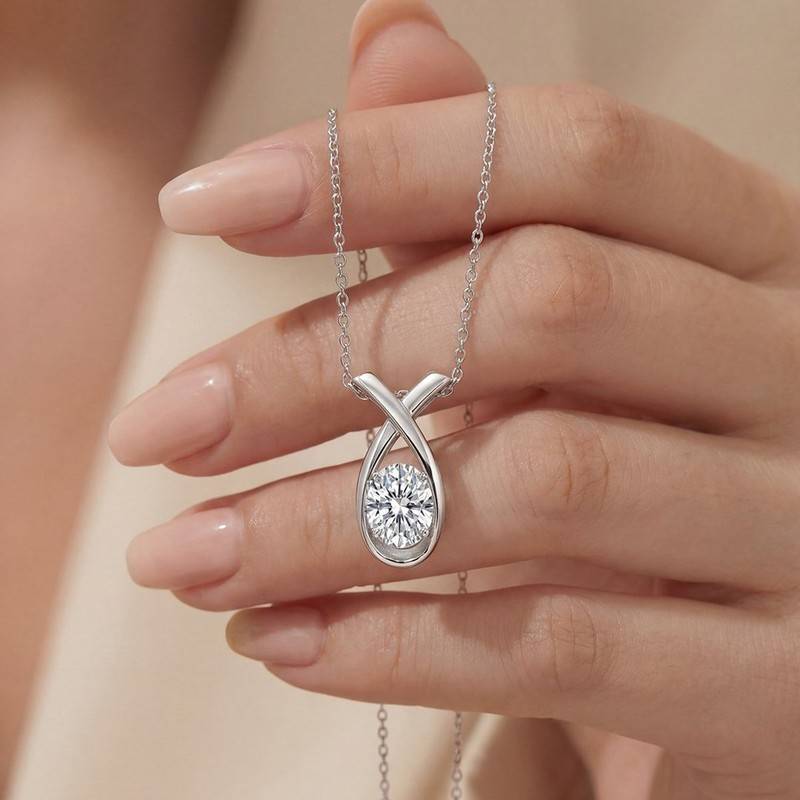 MP0118款S925银镀18K白金蛋形莫桑钻交织项链1.0ct