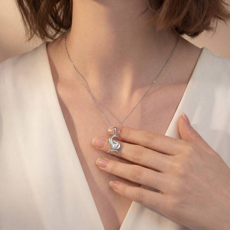 MP0123款S925银镀18K白金心形莫桑钻双海豚项链1.2ct