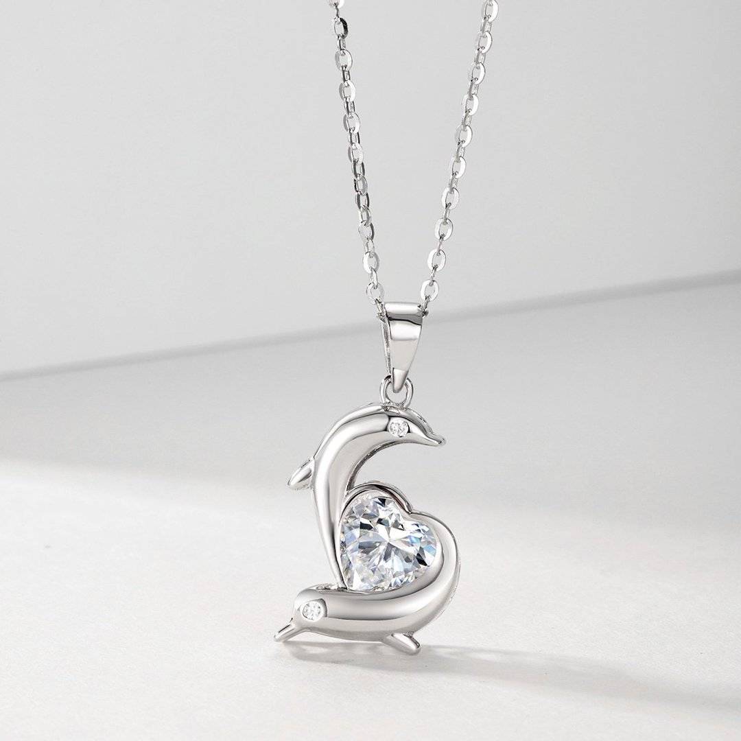 MP0123款S925银镀18K白金心形莫桑钻双海豚项链1.2ct