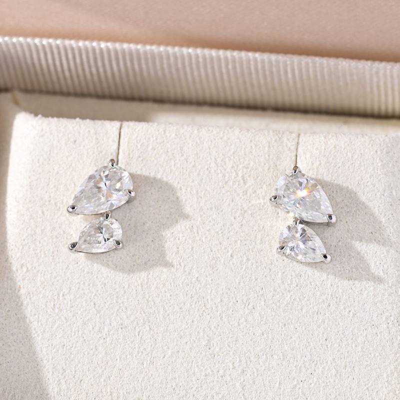 ME0073款S925银镀18K白金梨形莫桑钻耳钉3.0ct