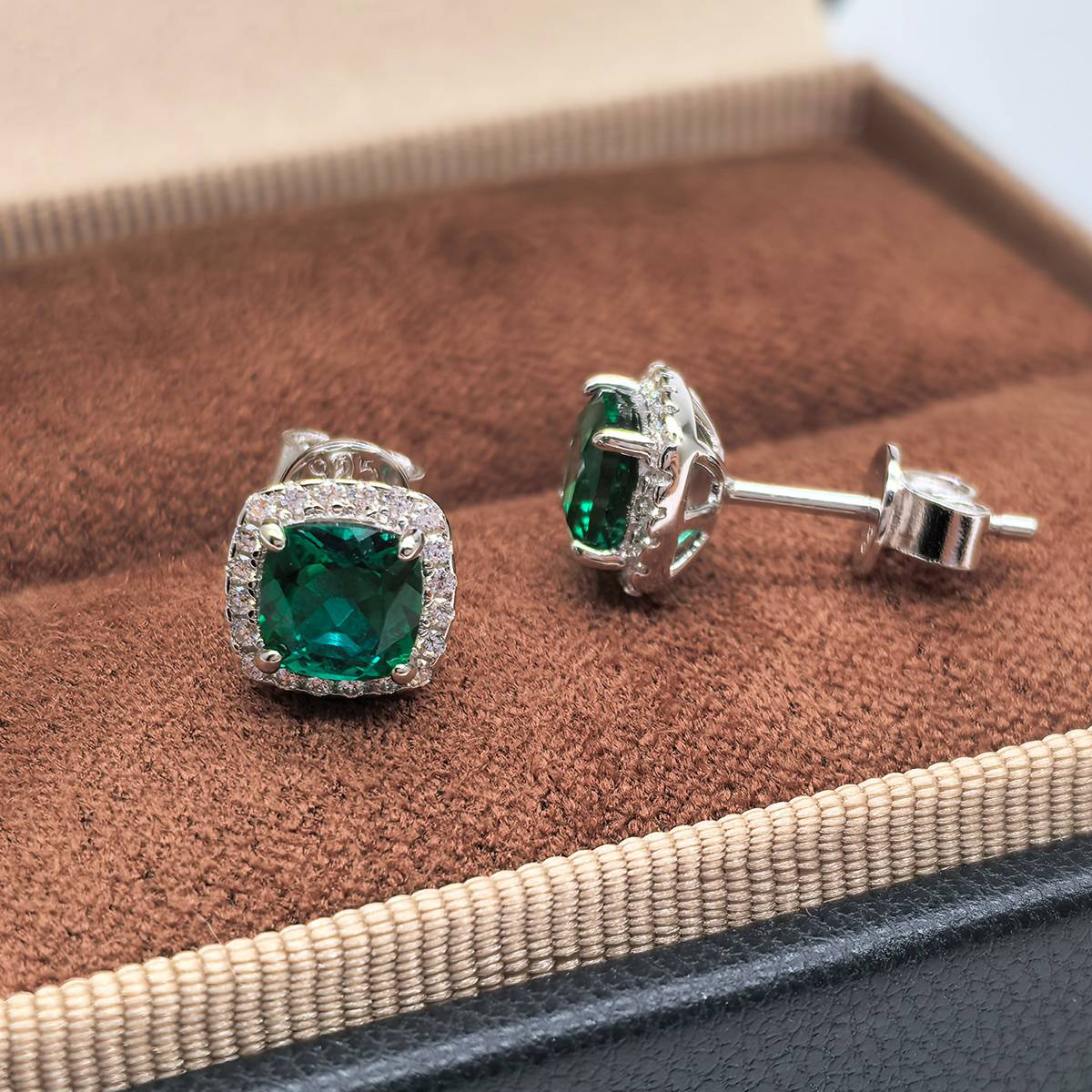 36S S925 silver plated 18White Gold Cushion cultivated Emerald earrings 0.5ct * 2