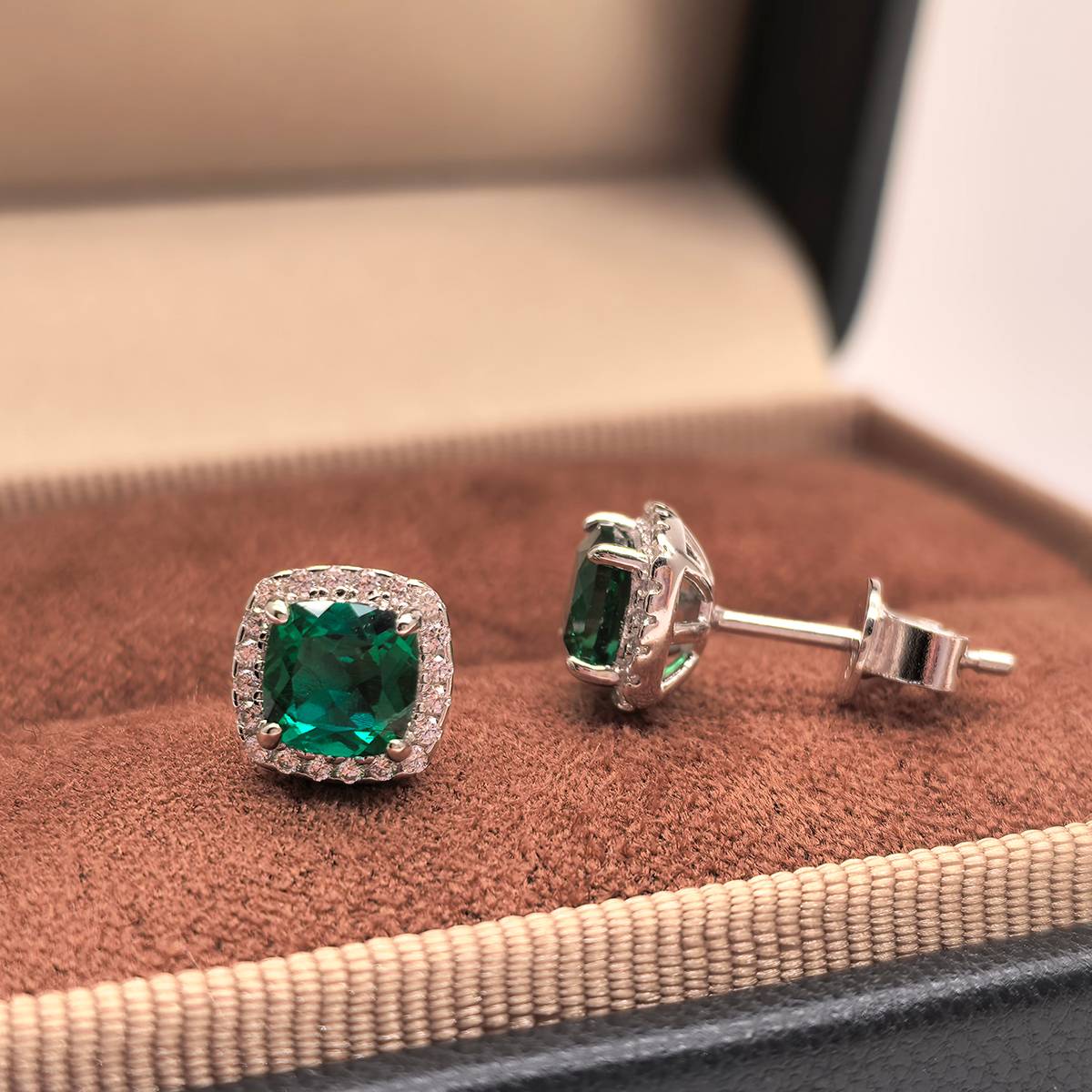 36S S925 silver plated 18White Gold Cushion cultivated Emerald earrings 0.5ct * 2