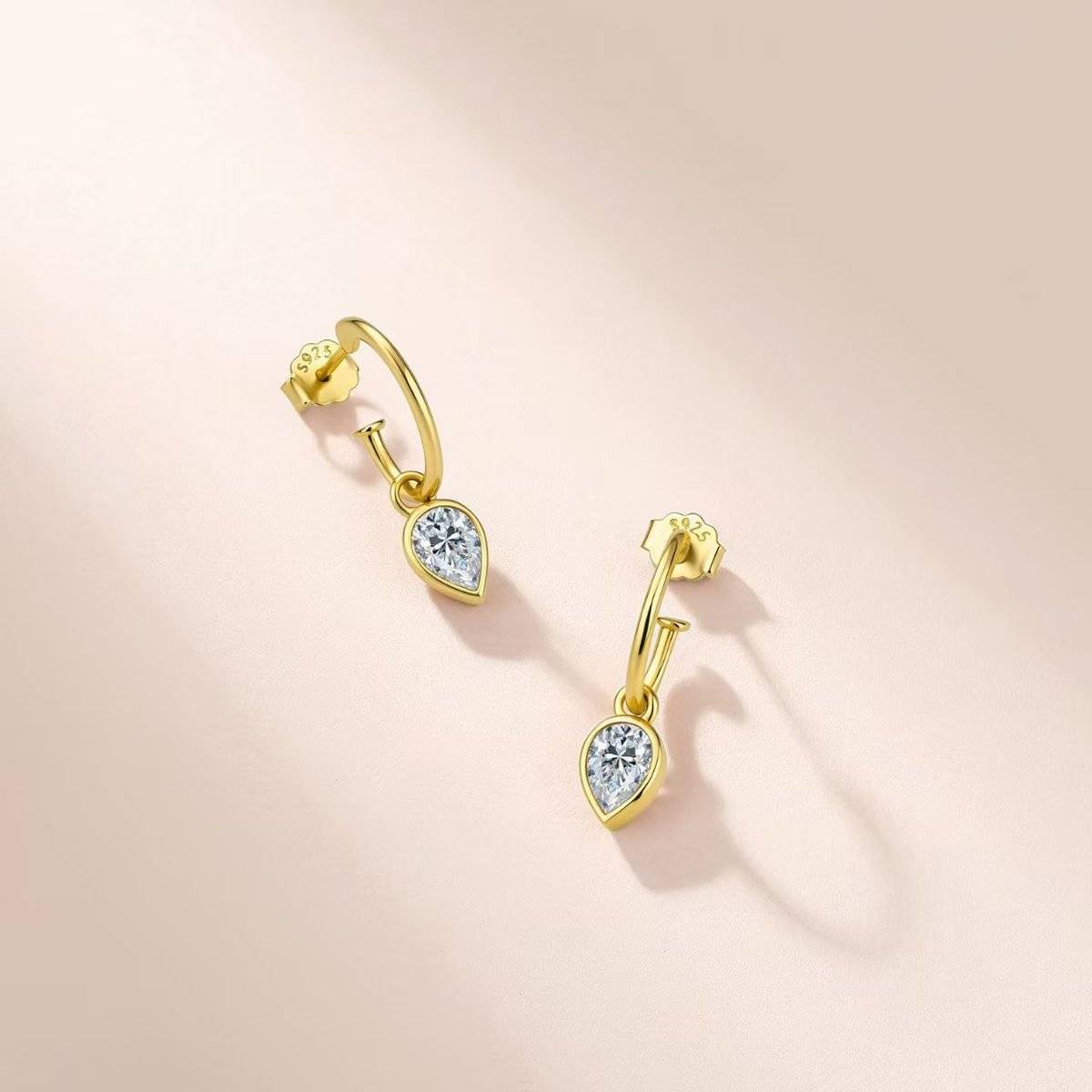 SE0809501款S925银镀18K金莫桑钻轻奢梨形吊钻耳环1.6ct