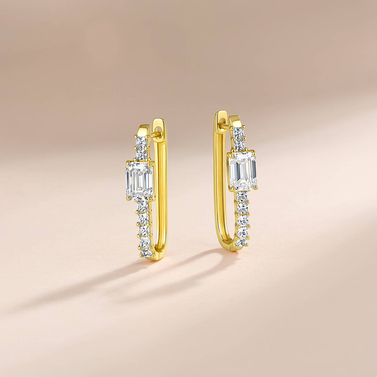 SE0814201款S925银镀18K白金祖母绿切莫桑钻几何形耳环1.0ct*2