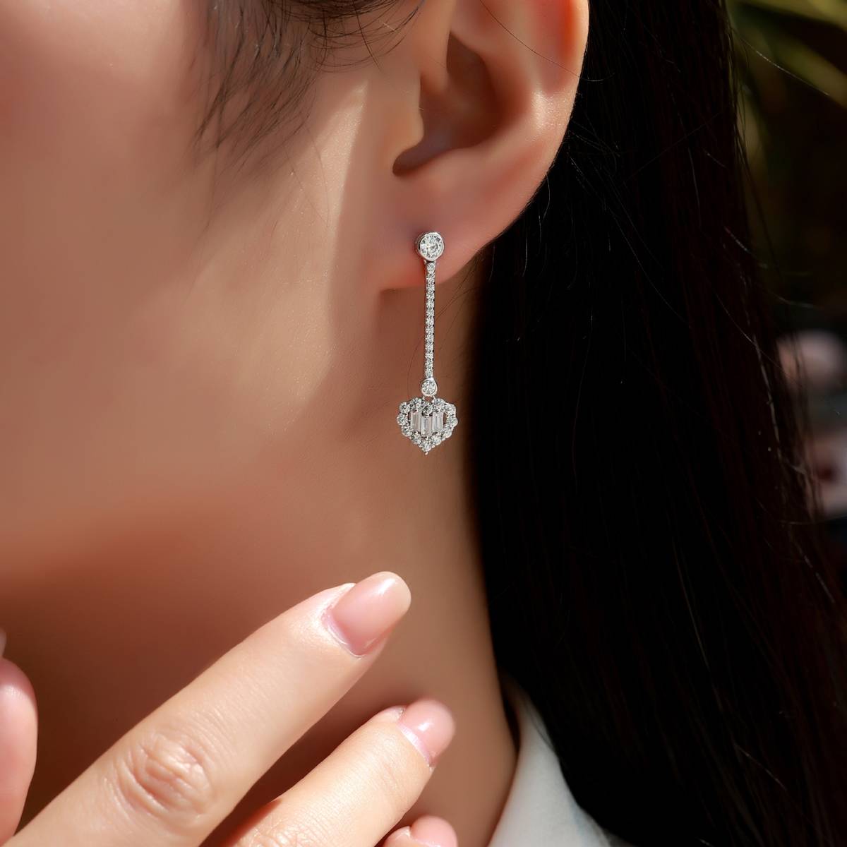 SE0203702款S925银镀18K金满镶莫桑钻心形吊款耳环1.8ct