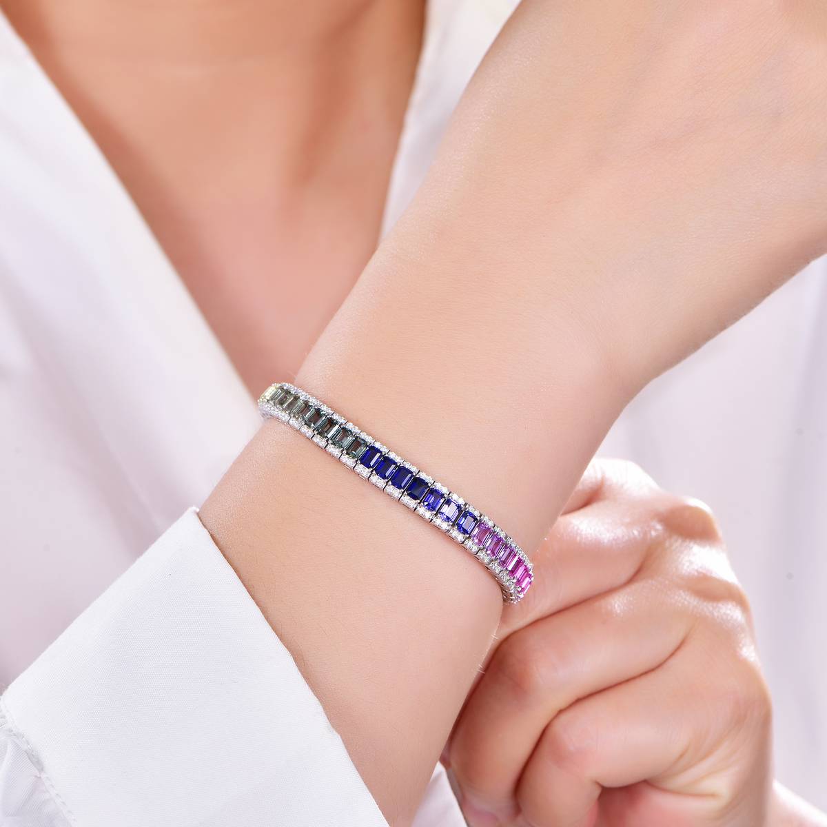 B3-0159款S925银镀18K白金祖母绿切培育彩宝莫桑钻手链1.1ct