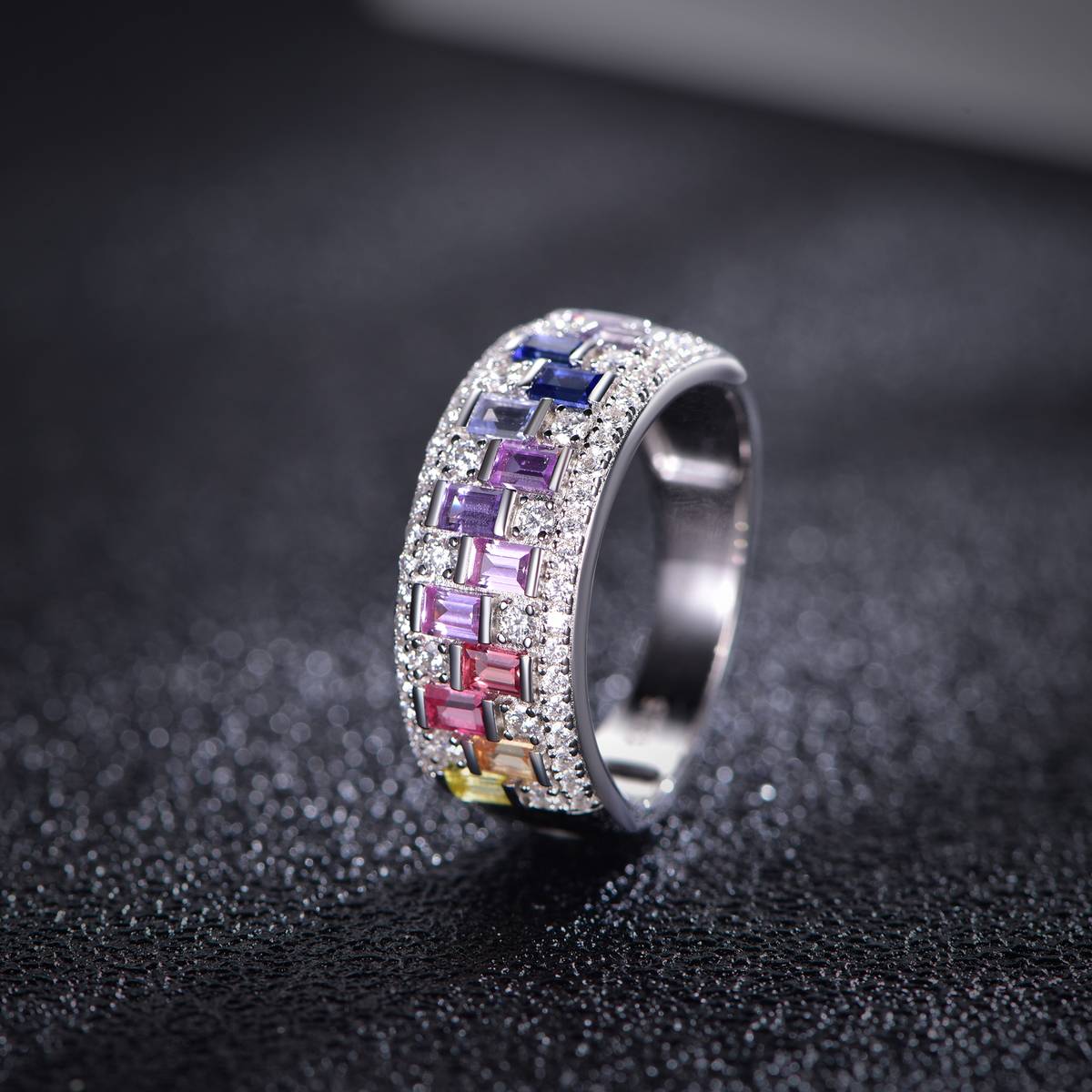 R3-0895款S925银镀18K白金长方培育彩宝彩虹莫桑钻戒指0.4ct