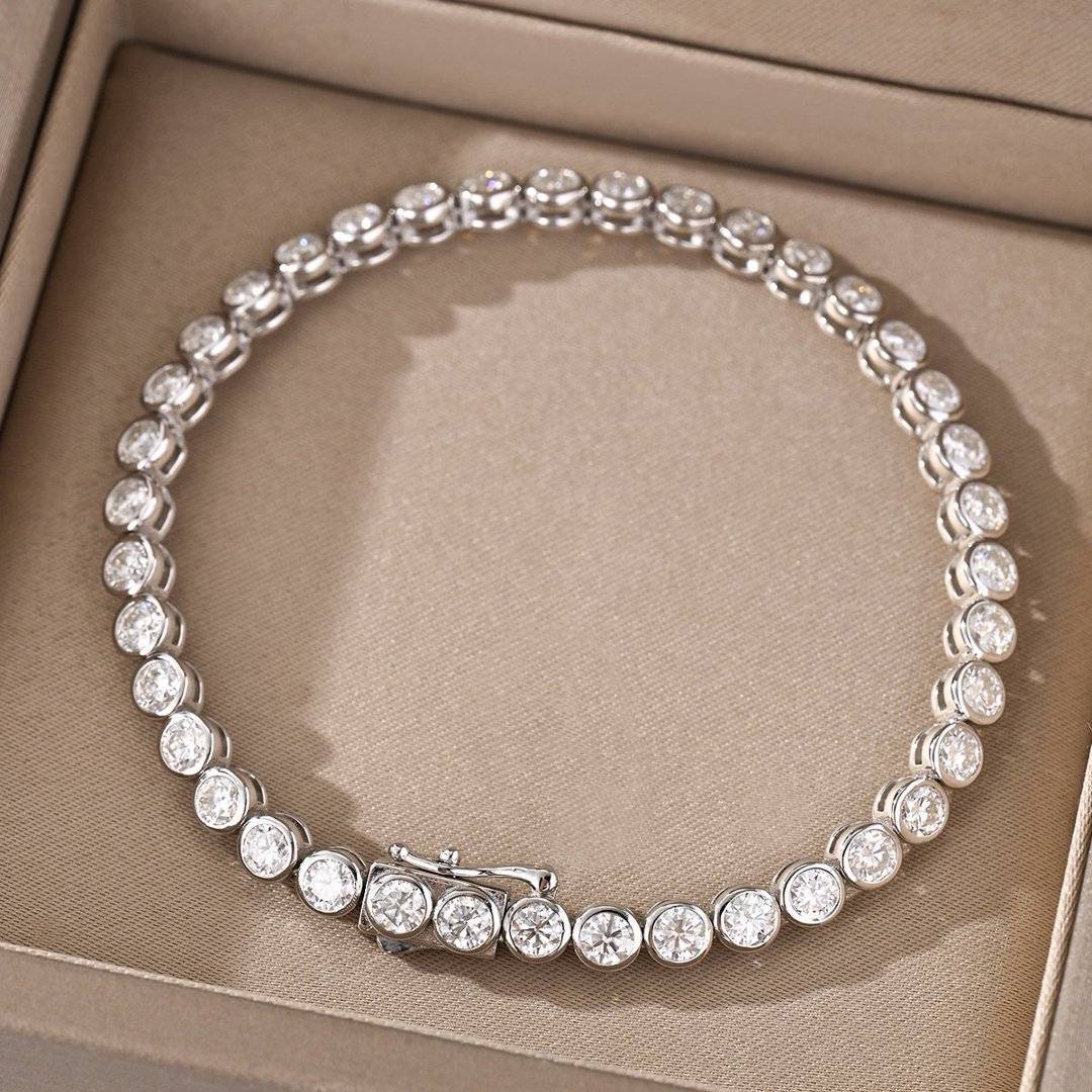MB0036 S925 Silver Plated 18White Gold Round CutMoissaniteBezel Setting Bracelet 2.7ct