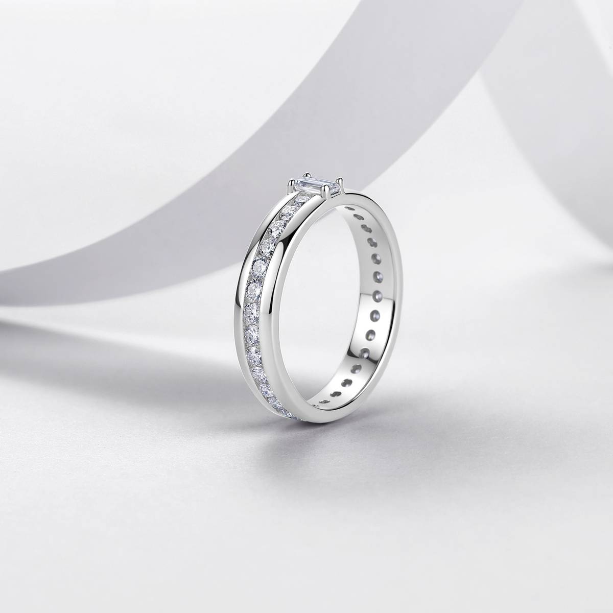 R55116银镀18K白金长方形莫桑钻满镶订婚戒指0.98ct