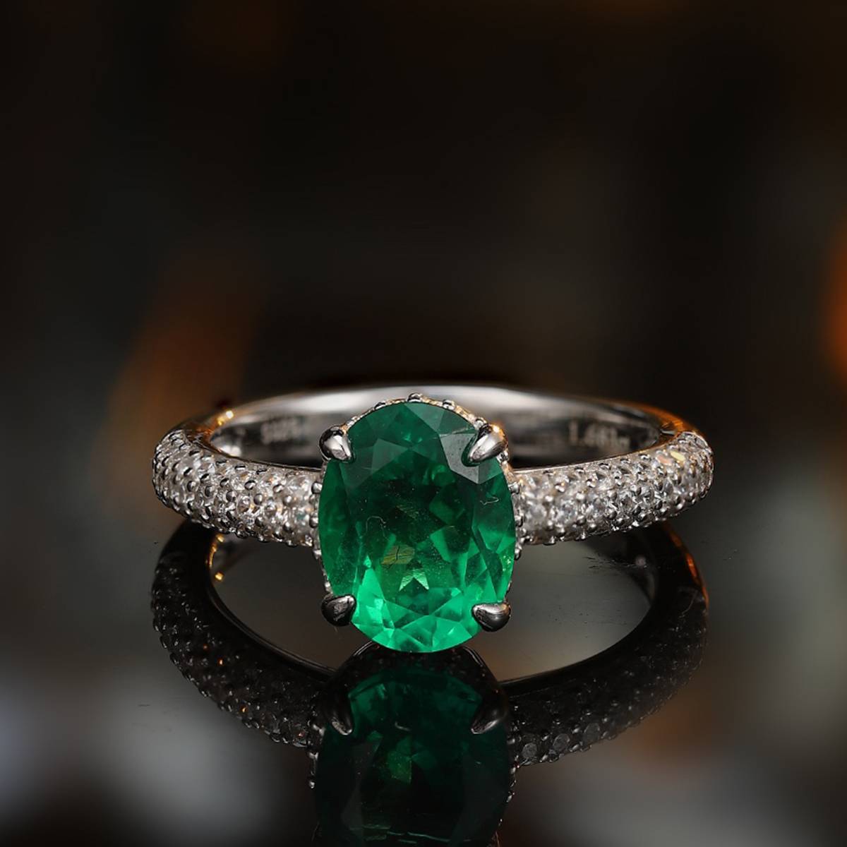 R2187款S925银镀18K白金蛋形培育彩宝订婚戒指2.6ct