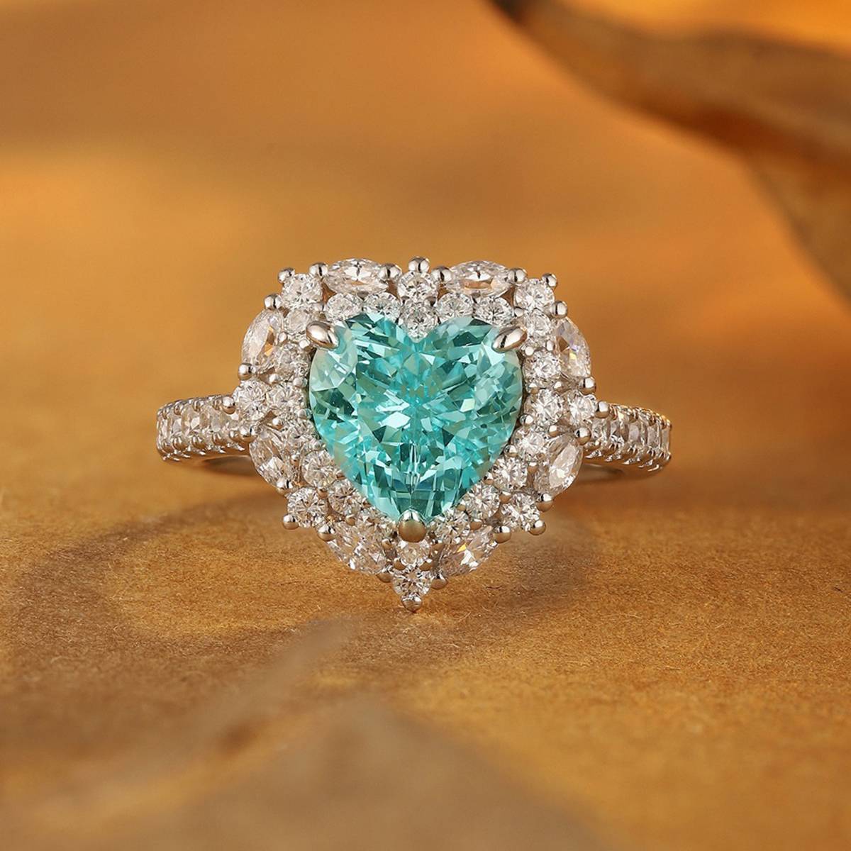 R1526款S925银镀18K白金心形培育彩宝订婚戒指2.65ct