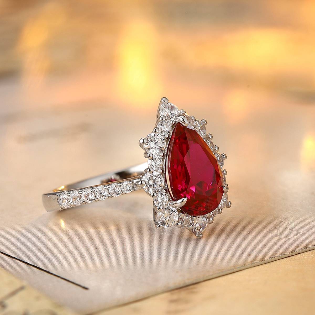R1522款S925银镀18K白金梨形培育彩宝订婚戒指2.97ct