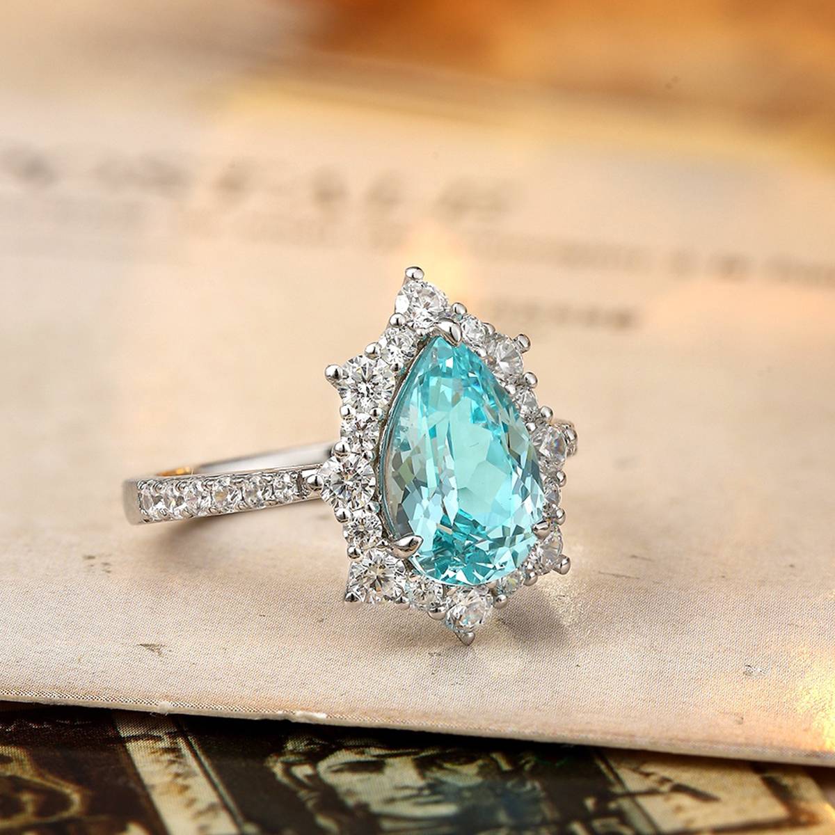 R1522款S925银镀18K白金梨形培育彩宝订婚戒指2.97ct