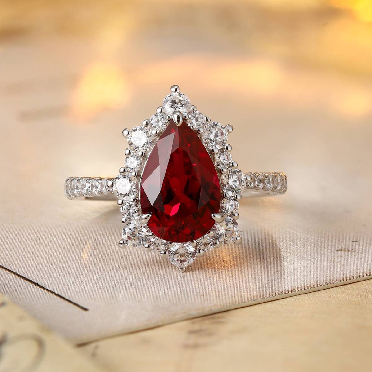 R1522款S925银镀18K白金梨形培育彩宝订婚戒指2.97ct