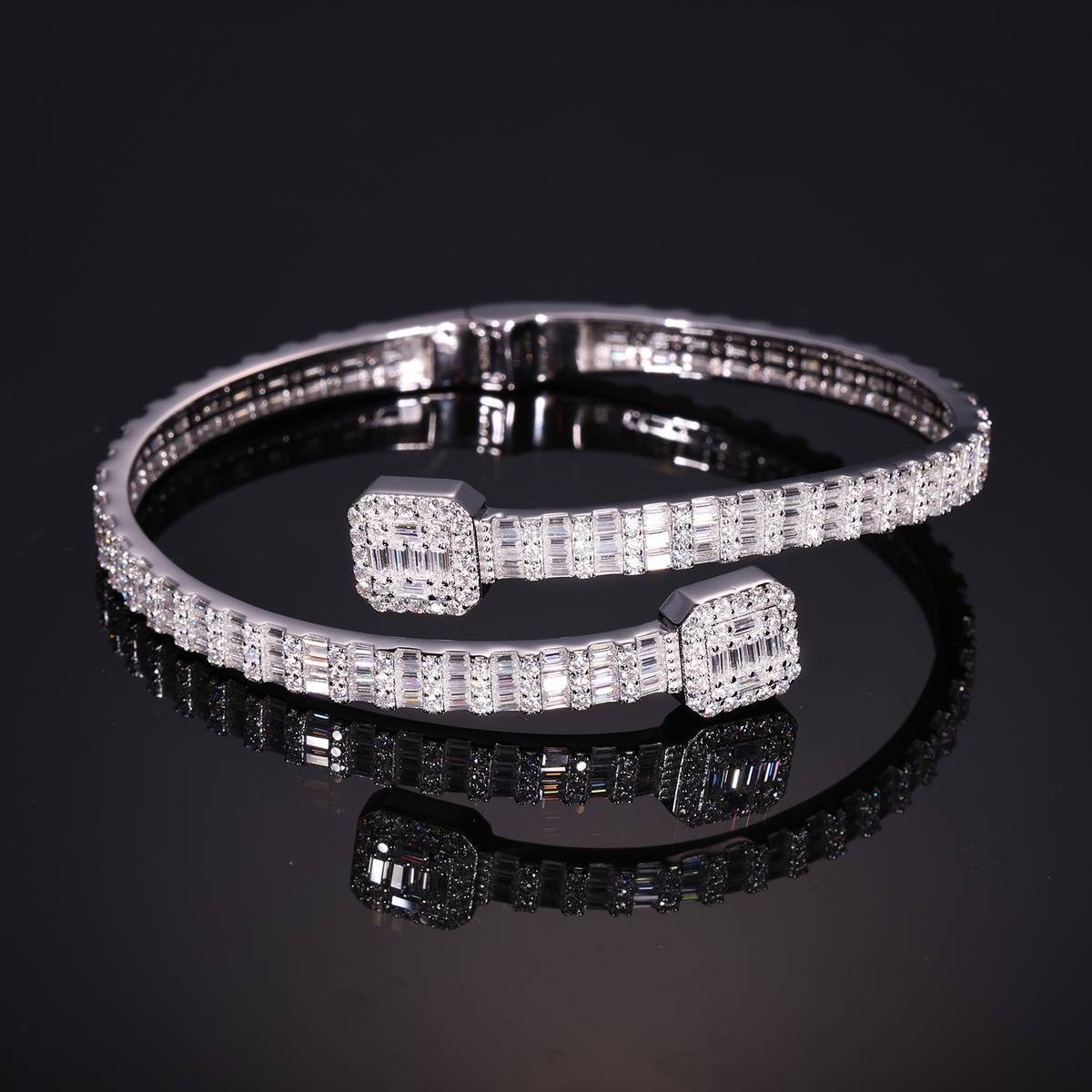 TQB0039款S925银镀18K白金满镶莫桑钻冰晶嘻哈手镯13.1ct