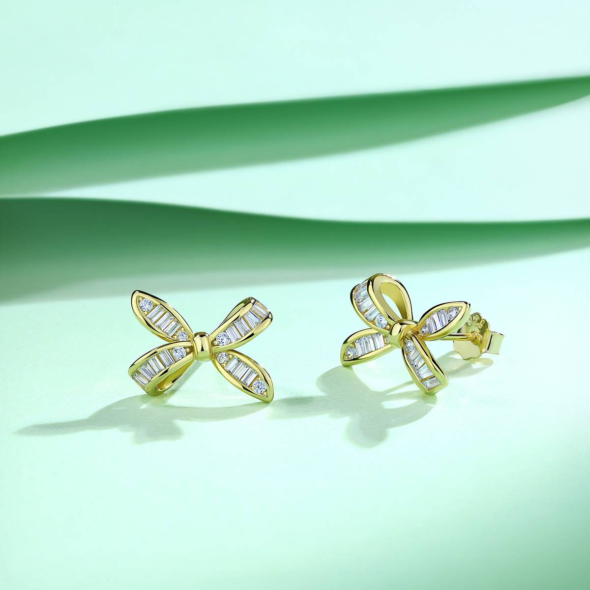 SE0522614款S925银镀18K金长方形莫桑钻蝴蝶结耳钉0.72ct